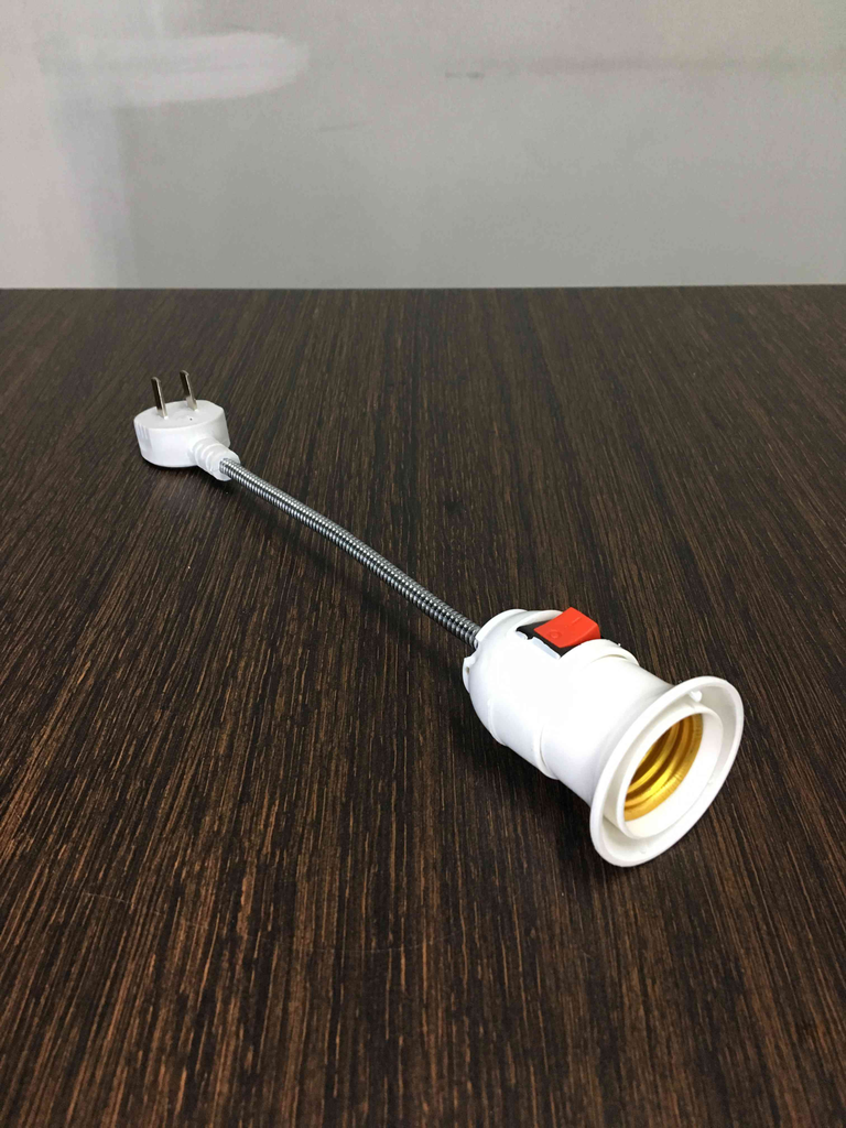 SOCATE MOVIL PARA BOMBILLO CON ENCHUFE